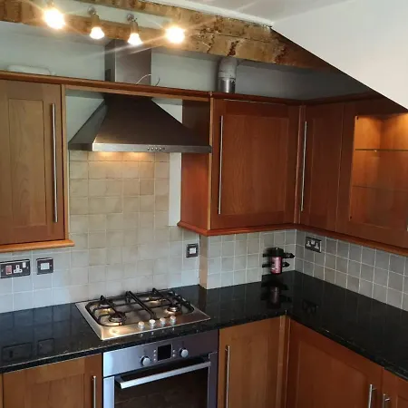 Spacious And Homely 3 Bedroom Clifton Flat Bristol