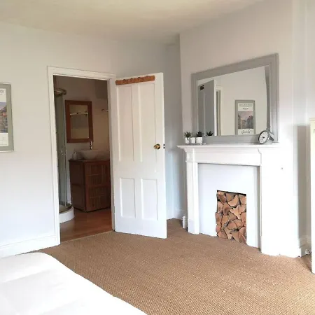 Spacious And Homely 3 Bedroom Clifton Flat * Bristol